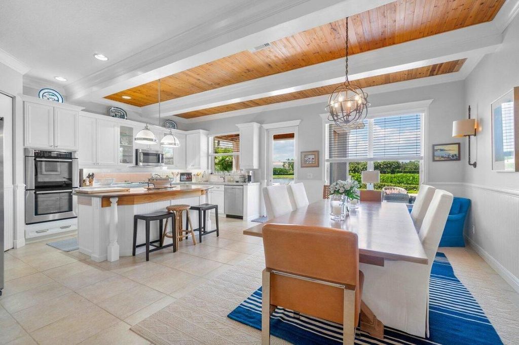 Photo of 105 Casa Grande Court, Palm Beach Gardens, FL 33418 (MLS # R10931754)