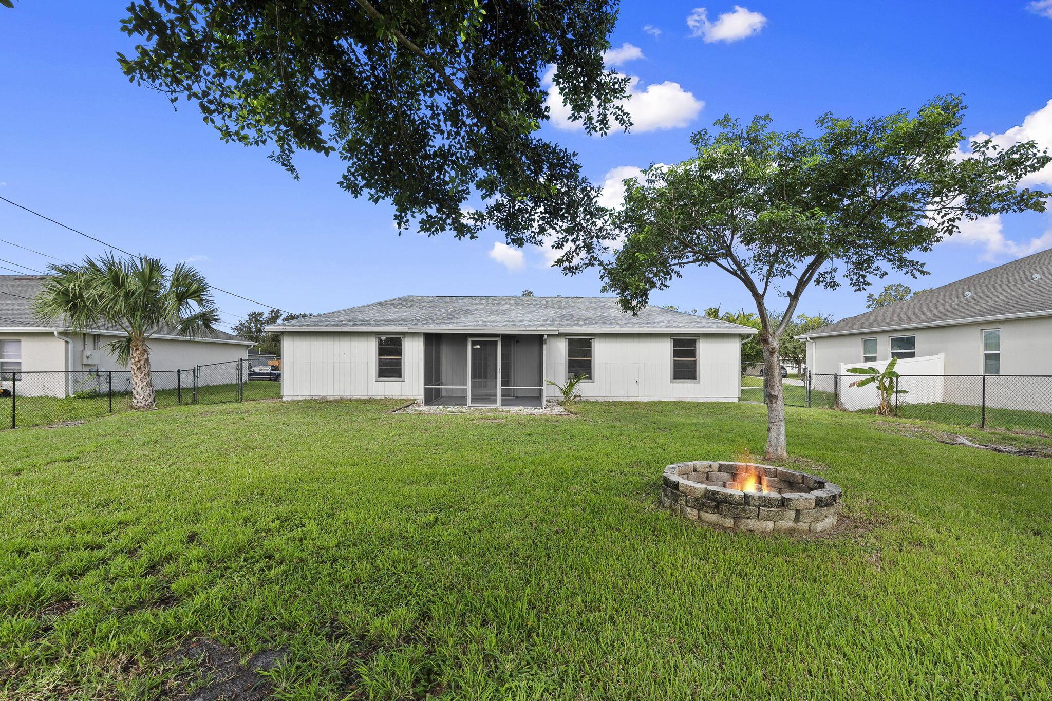 PORT ST LUCIE SECTION 33 - Residential