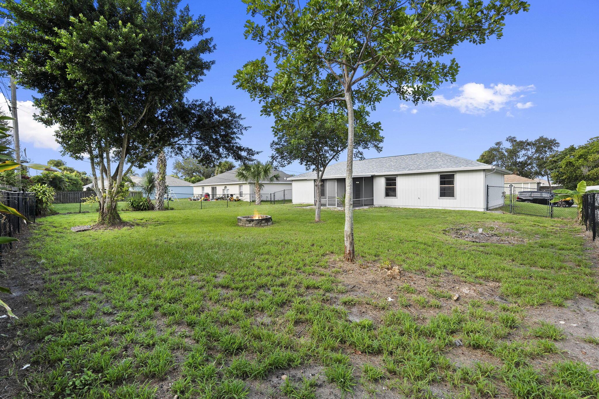 PORT ST LUCIE SECTION 33 - Residential