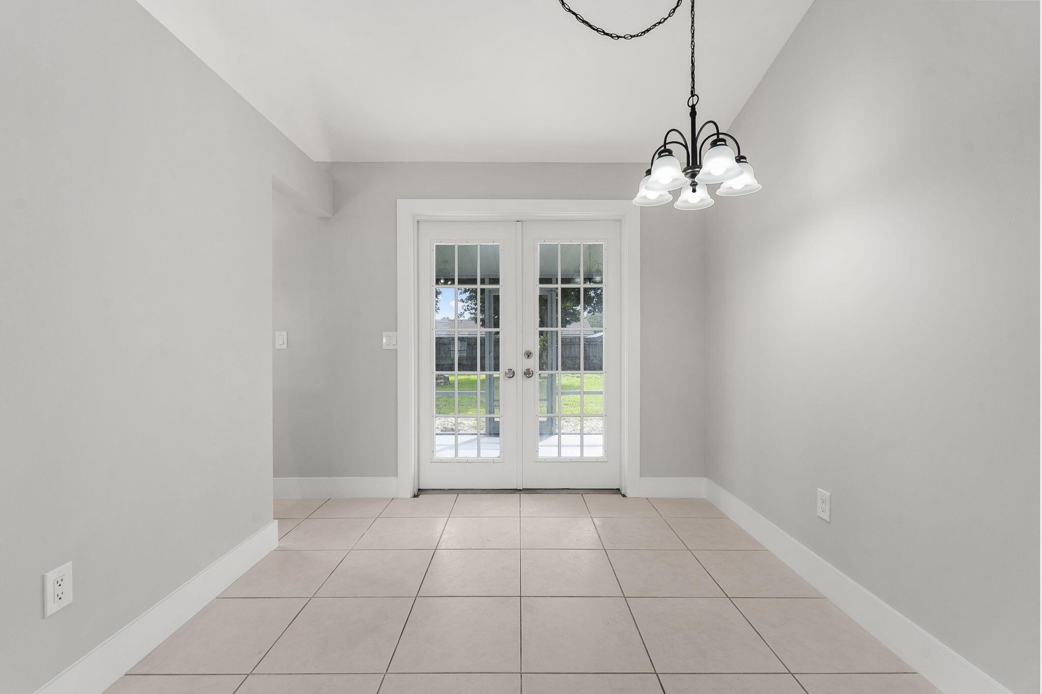 PORT ST LUCIE SECTION 33 - Residential