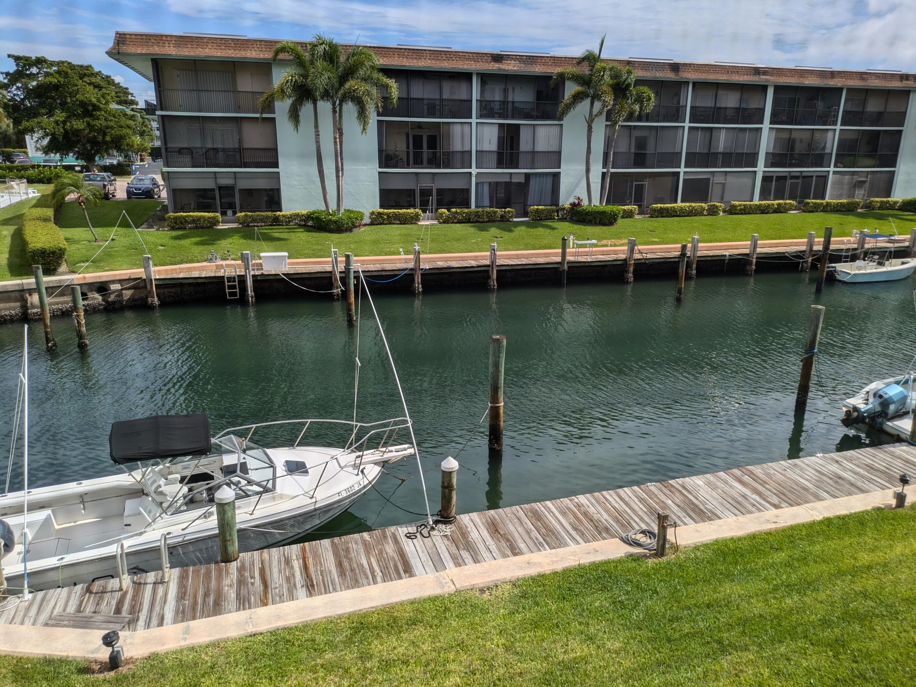 LAKE COLONY APTS THREE IN - Residential