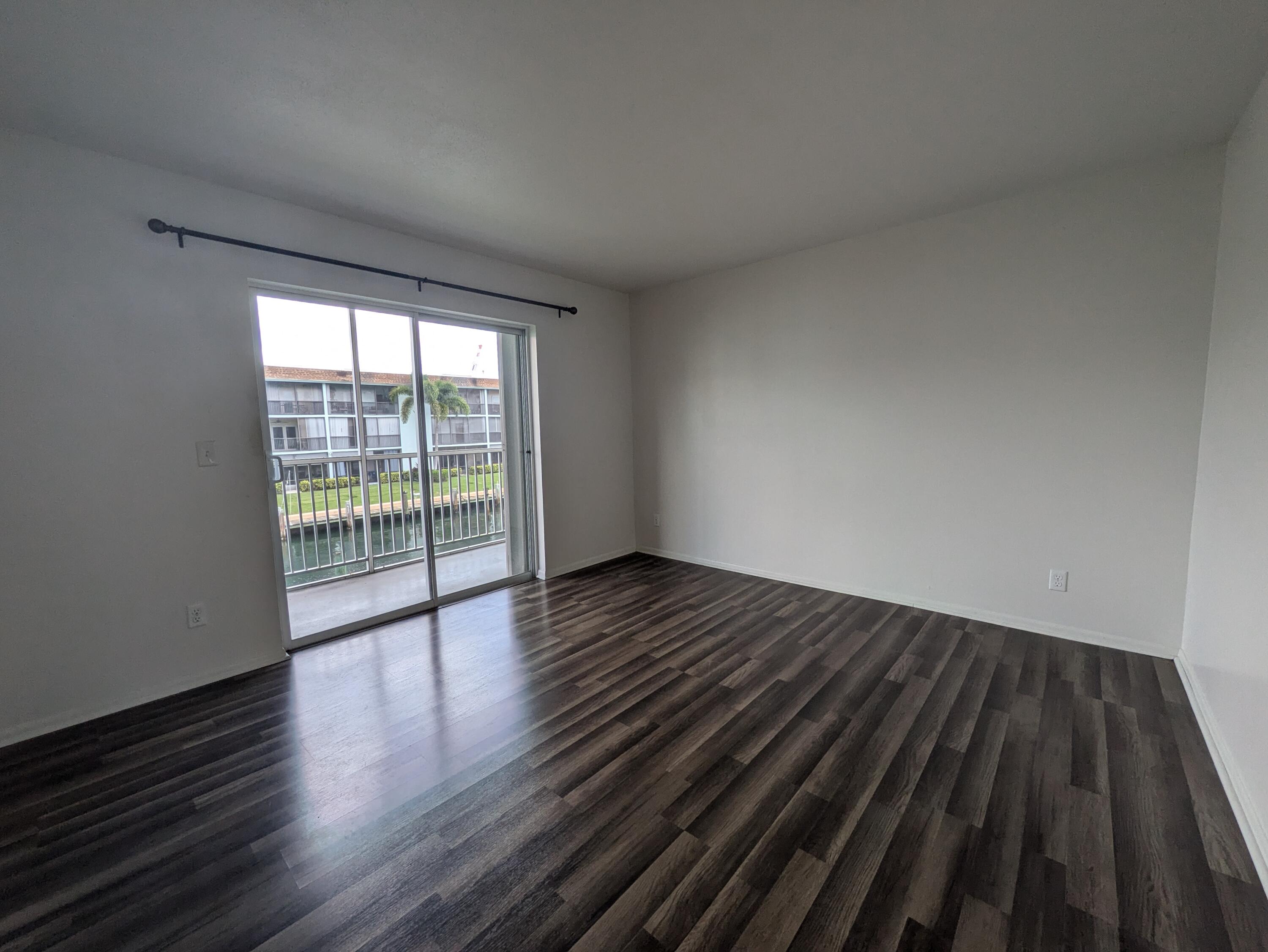 LAKE COLONY APTS THREE IN - Residential