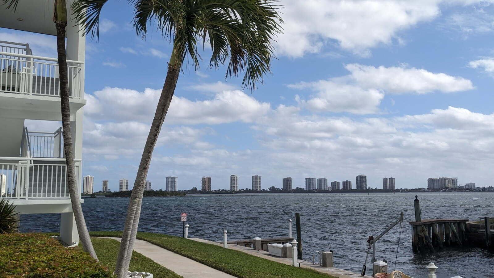 131 Doolen Court 208, North Palm Beach, FL, 33408/$149,999 2 131 Doolen Court 208