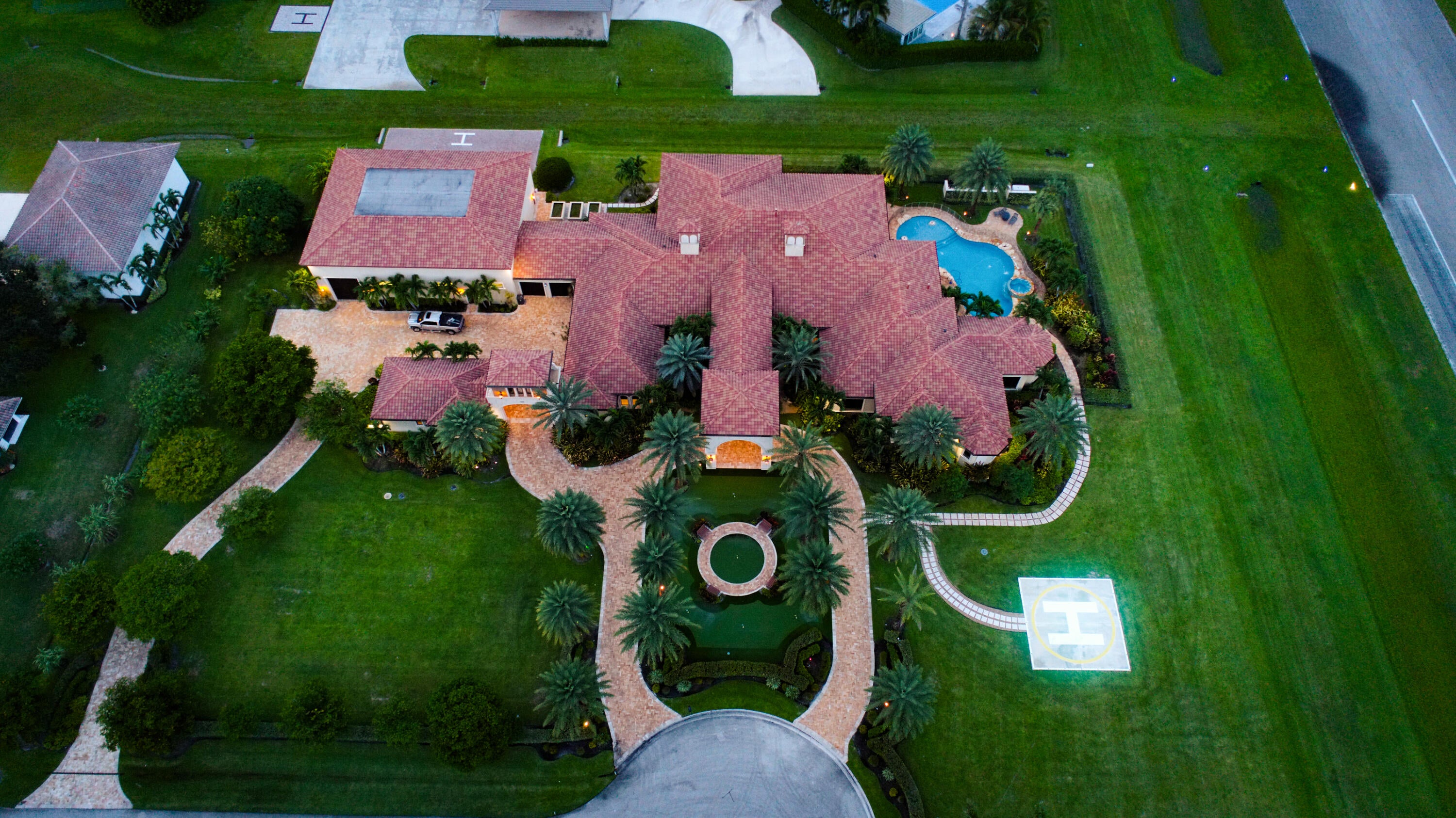 Properties 15855 Barnstormer Court