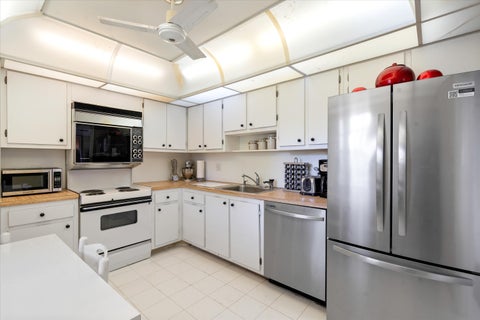 Tiny photo for 3980 Oaks Clubhouse Drive #411, Pompano Beach, FL 33069 (MLS # B26085062)