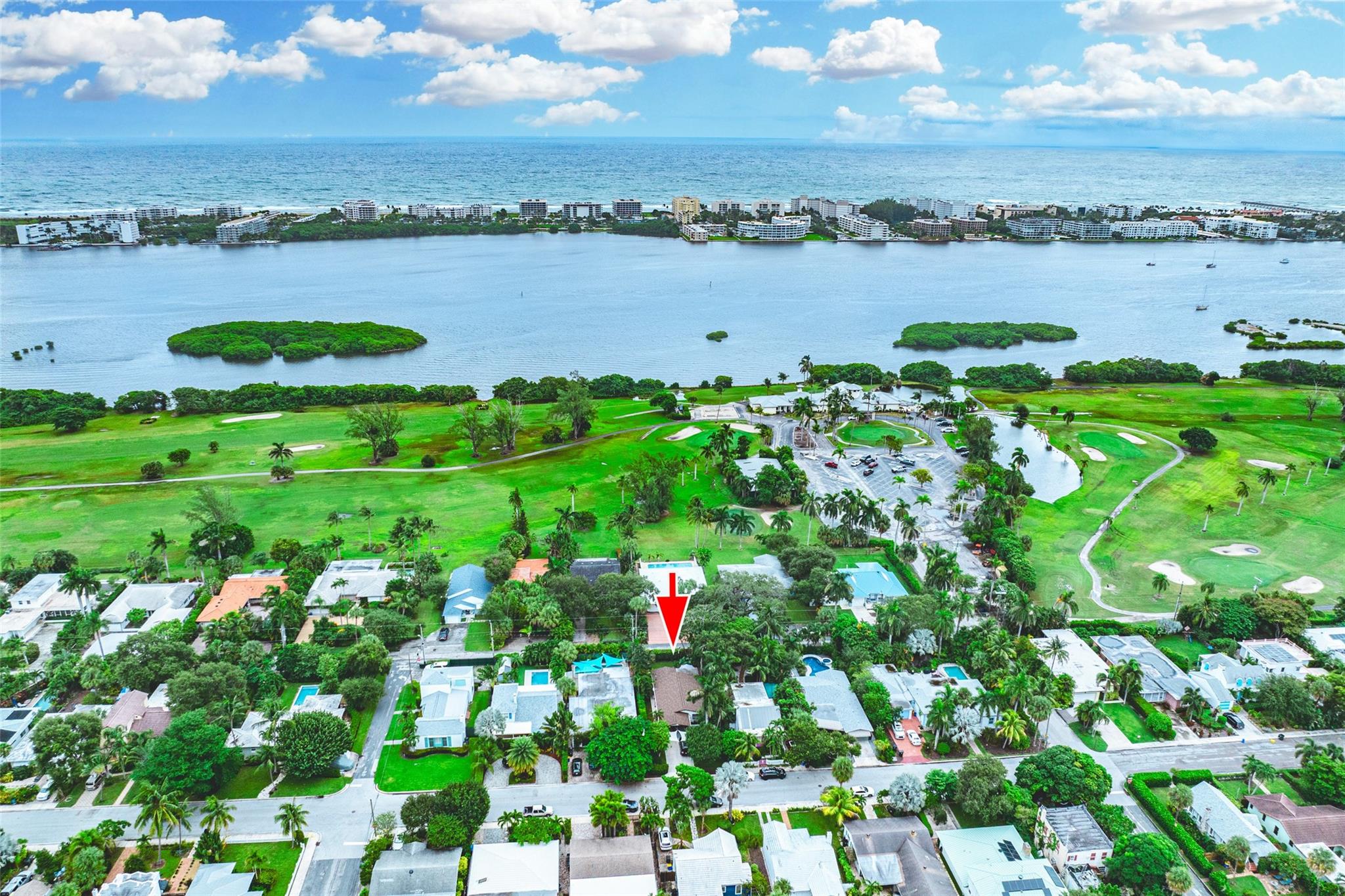 718 N Lakeside Dr