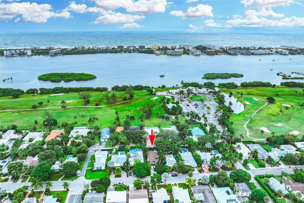 Photo of 718 N Lakeside Dr, Lake Worth Beach, FL 33460 (MLS # F10530960)