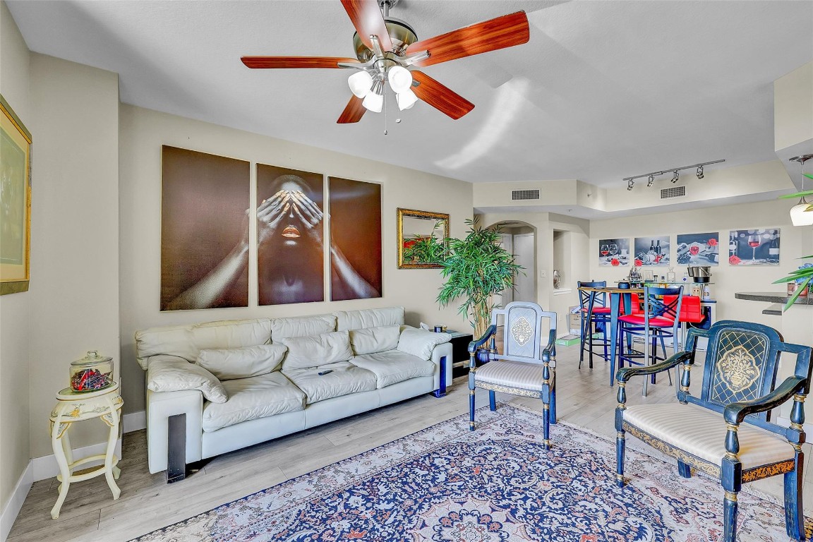 110 N Federal Highway 815