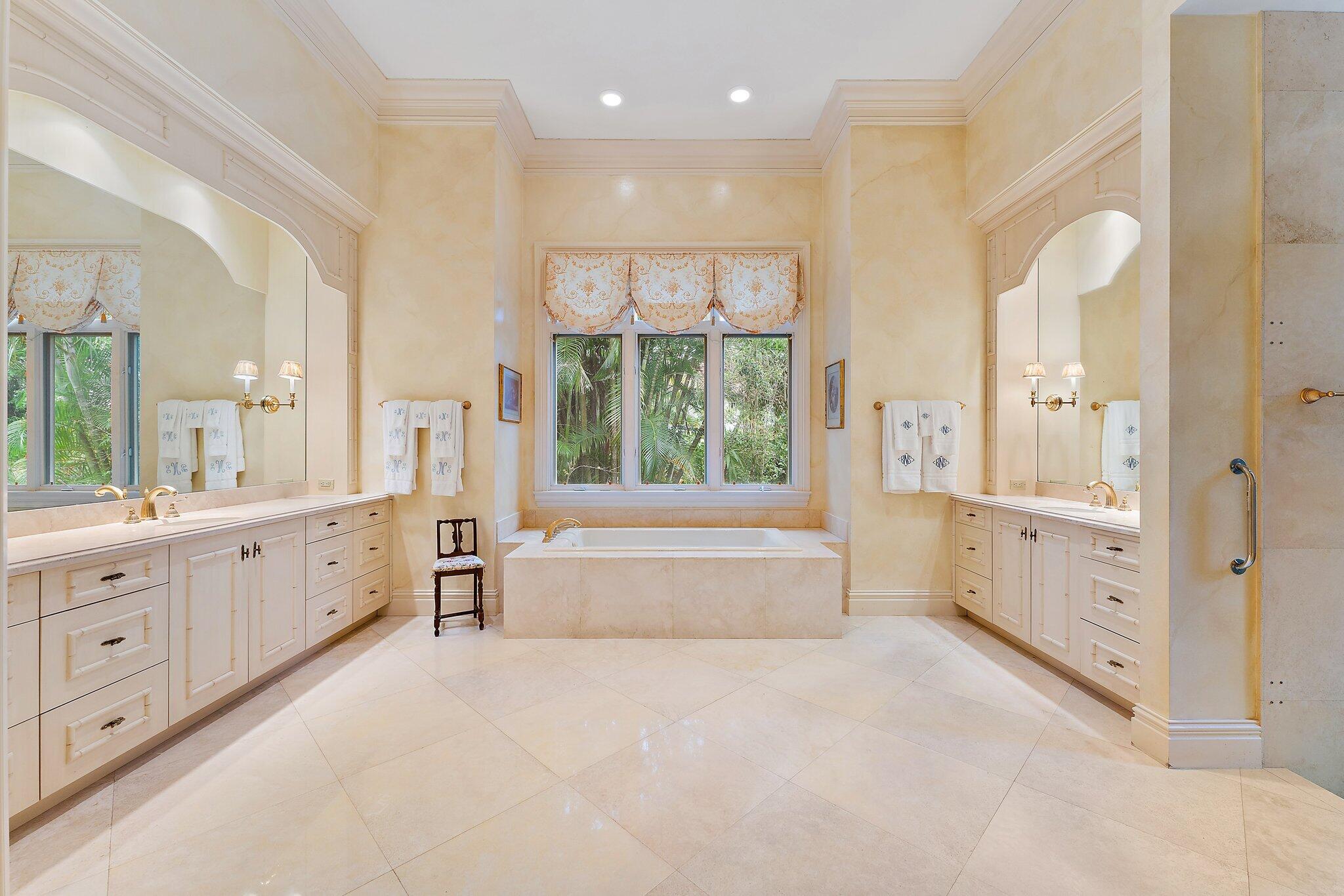 BEARS CLUB - Residential