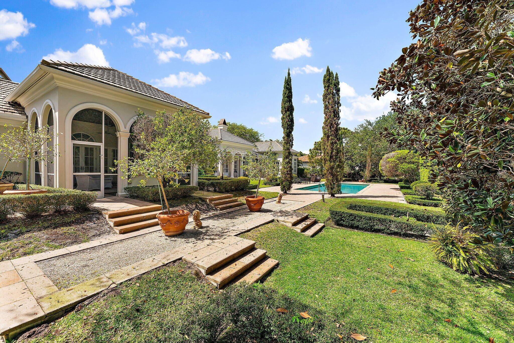 BEARS CLUB - Residential