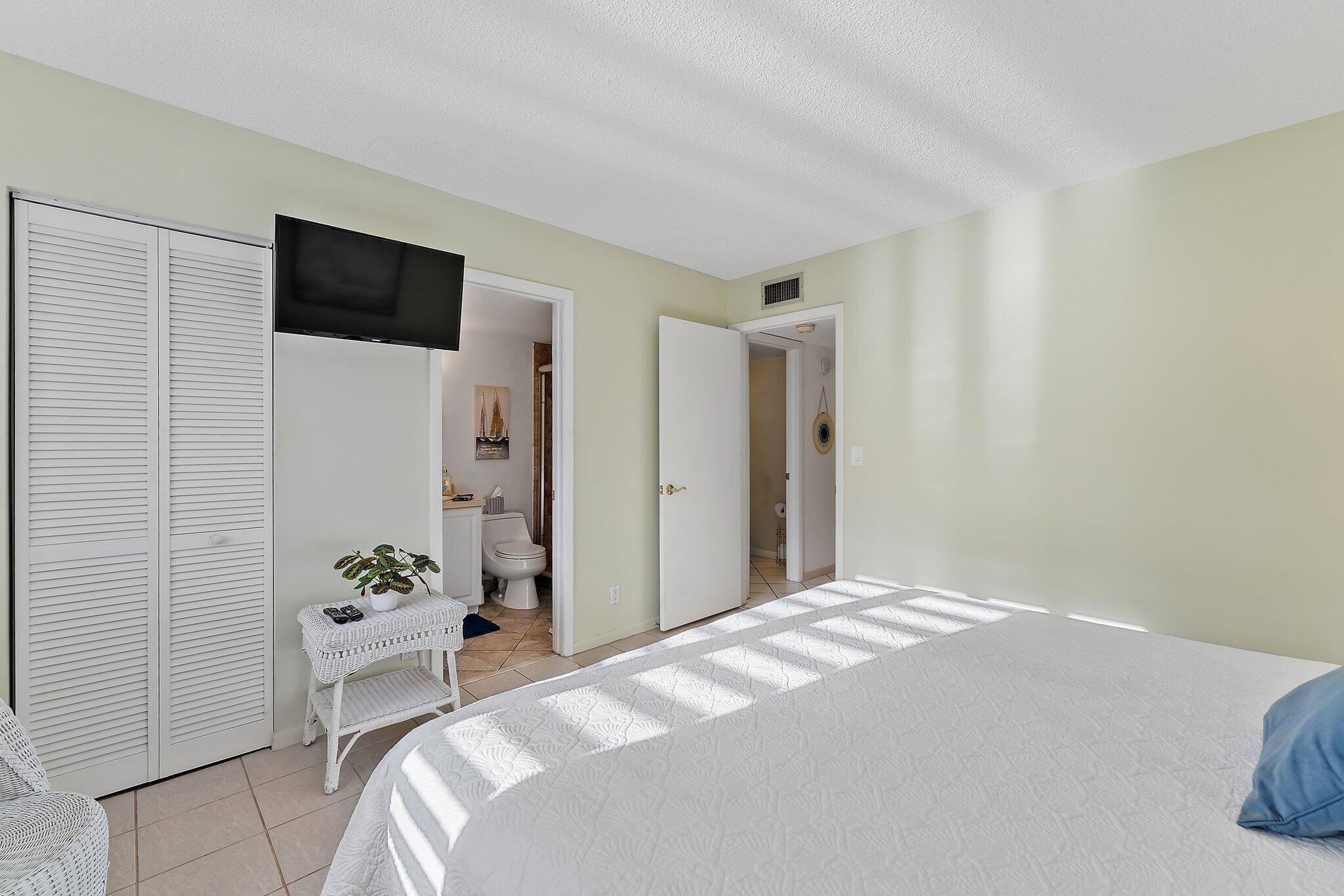 SEA RISE CONDO - Residential Lease