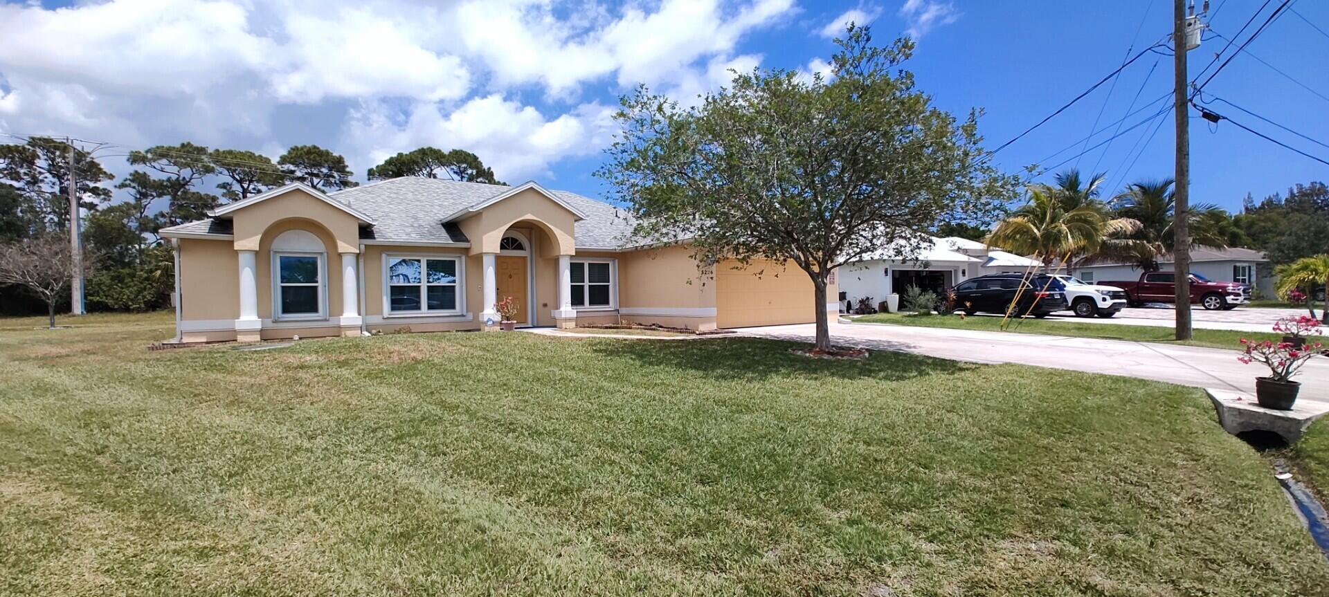 5226 NW North Piper Circle