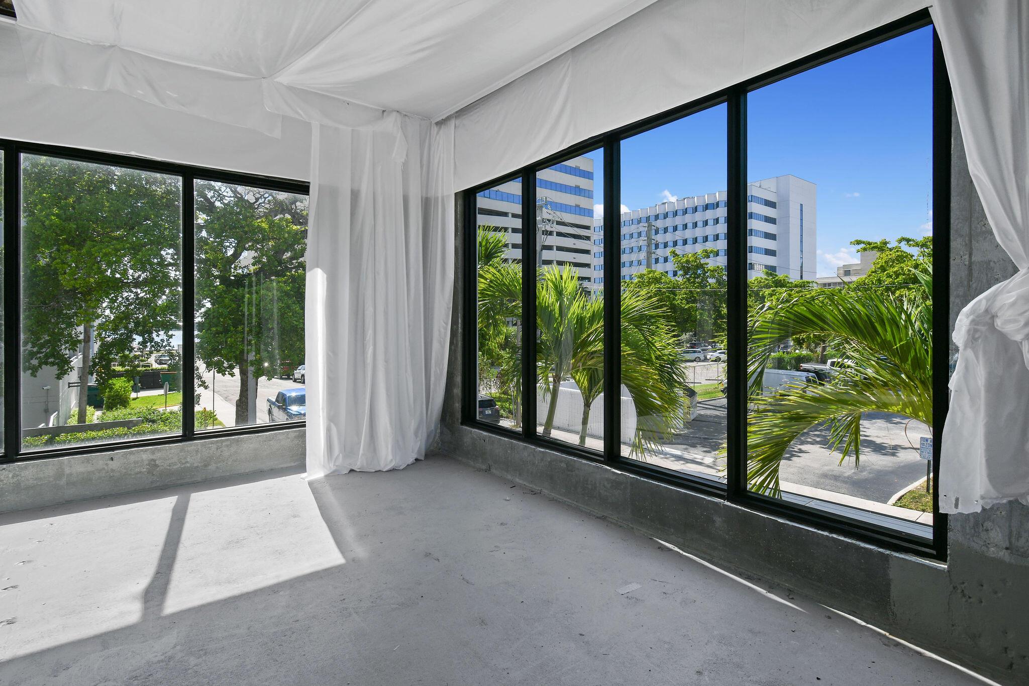 LAKESIDE COURT SOUTH ADD - Commercial Sale