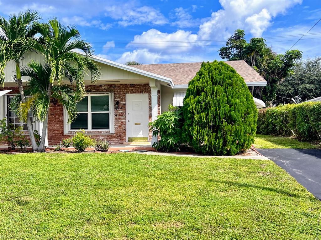 Photo of 2596 NE 5 Avenue, Boca Raton, FL 33431 (MLS # R10753314)