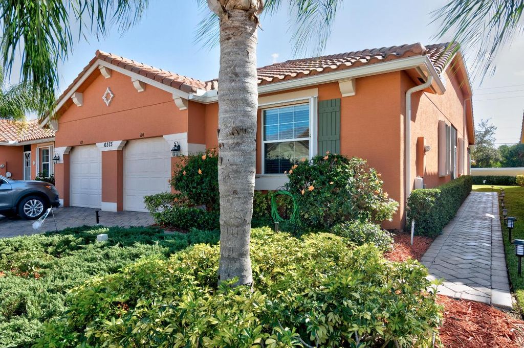 Photo of 6375 Oxford Circle #104d, Vero Beach, FL 32966 (MLS # R11080426)