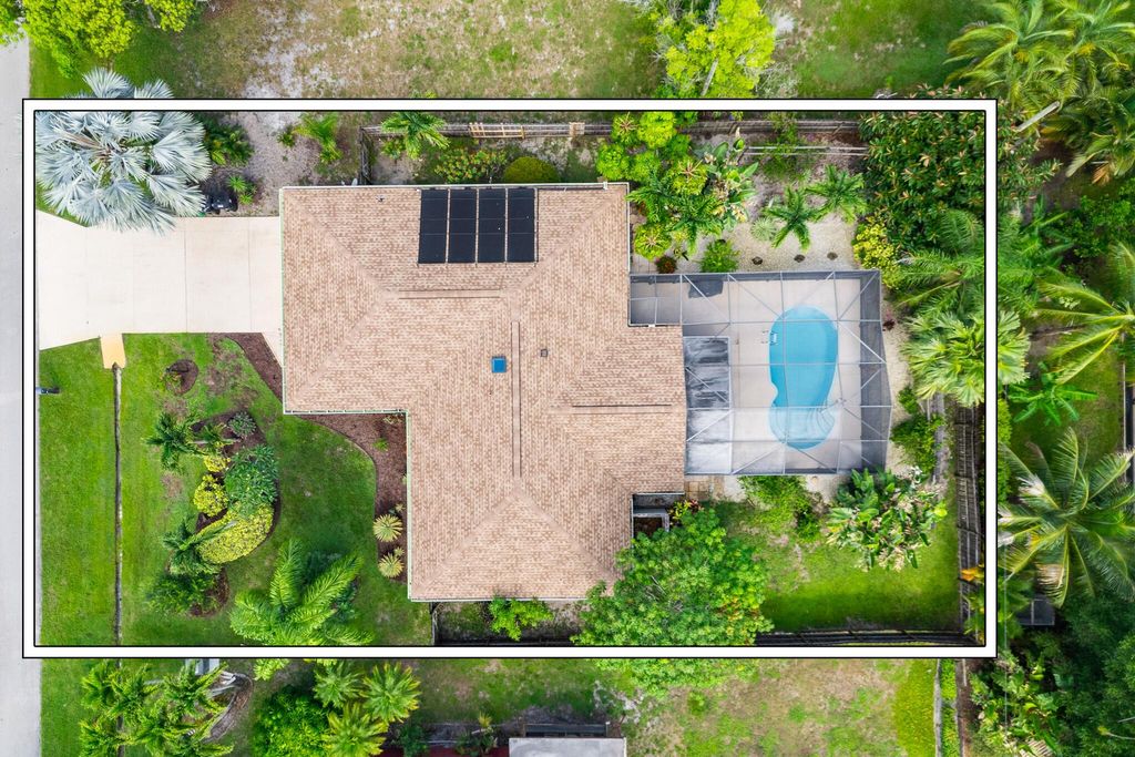 Photo of 1107 SE Cambridge Drive, Port Saint Lucie, FL 34952 (MLS # R11102285)