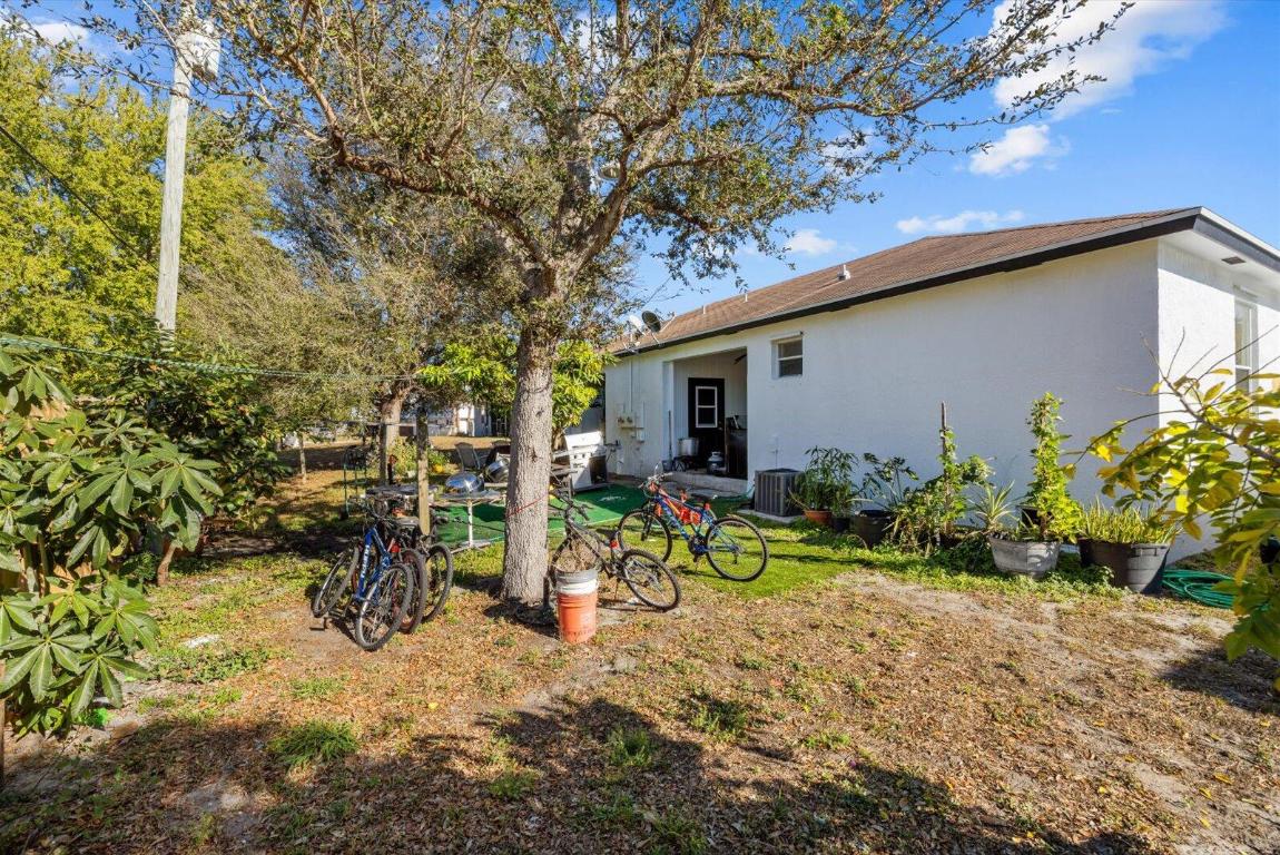 2593 SE Indian Street, Stuart, FL, 34997/$598,800 4 2593 SE Indian Street