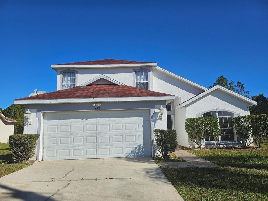 Looking for the perfect family home rental? Look no further, This beautiful, desirable, gorgeous, ready to move in 3 Bedrooms + Bonus room, 2 1/2 Bath, 2 car garage home features, open floor plan with generous lighting. This home has been updated with new flooring throughout, new kitchen countertop. The Outside boast an incredible enclosed patio with private pool, perfect for BBQ, entertainment, enjoy outdoor living with lots of space for your convenience. Take advantage of this great neighborhood with access to schools, parks restaurant, highway  and more.
Moving includes, 1st, last & $1000 security. $250 Non-Refundable pet fee,  Tenants responsible for utilities,Pool  & yard maintenance.
