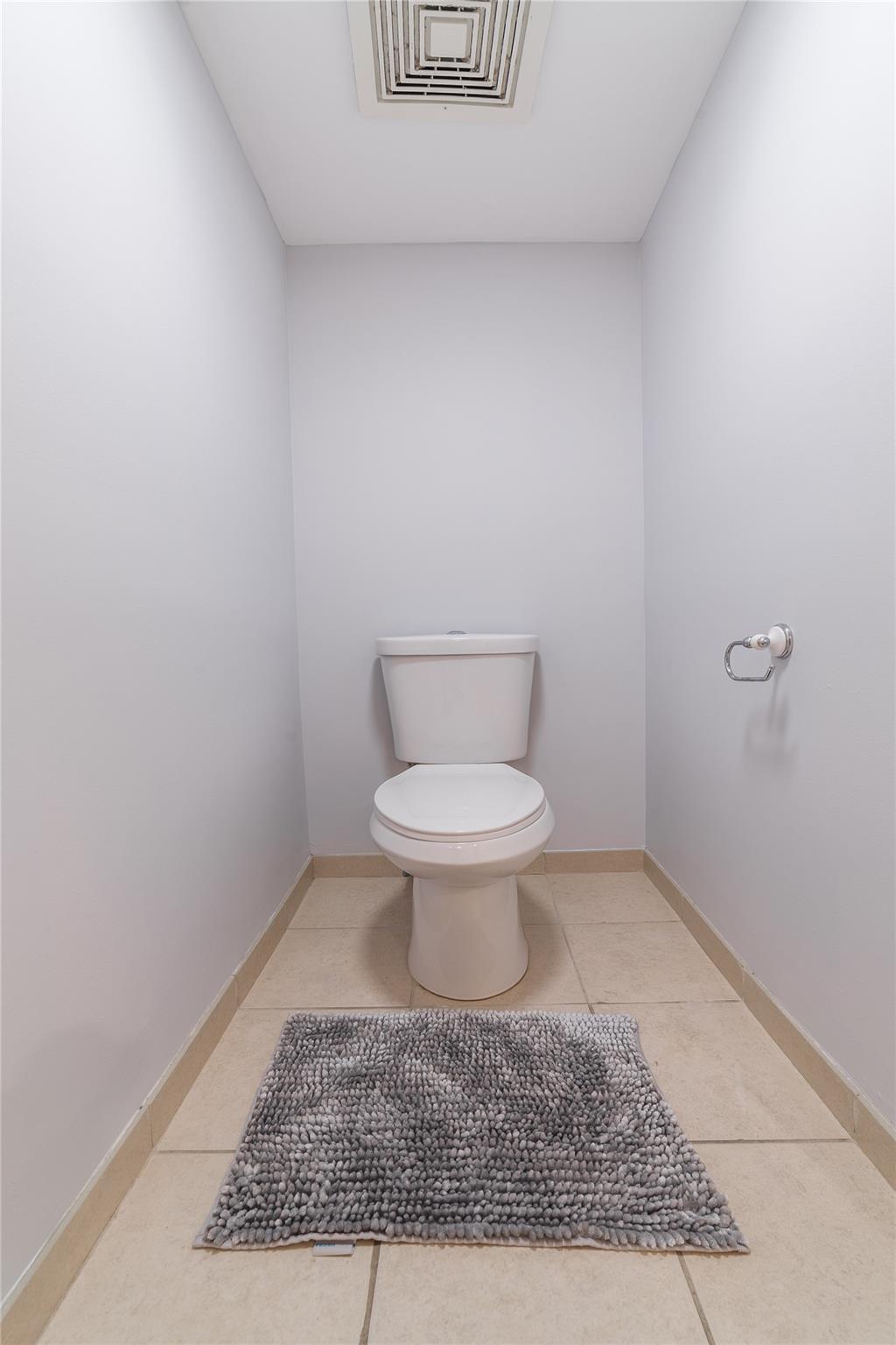 LA PERLA CONDO - Residential Lease