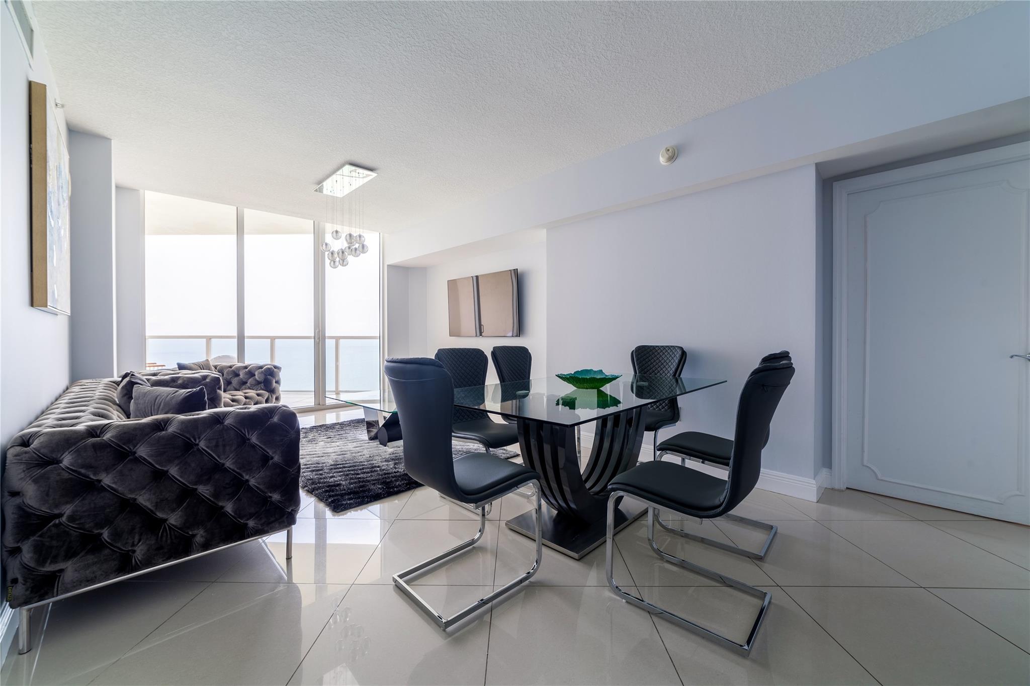 LA PERLA CONDO - Residential Lease