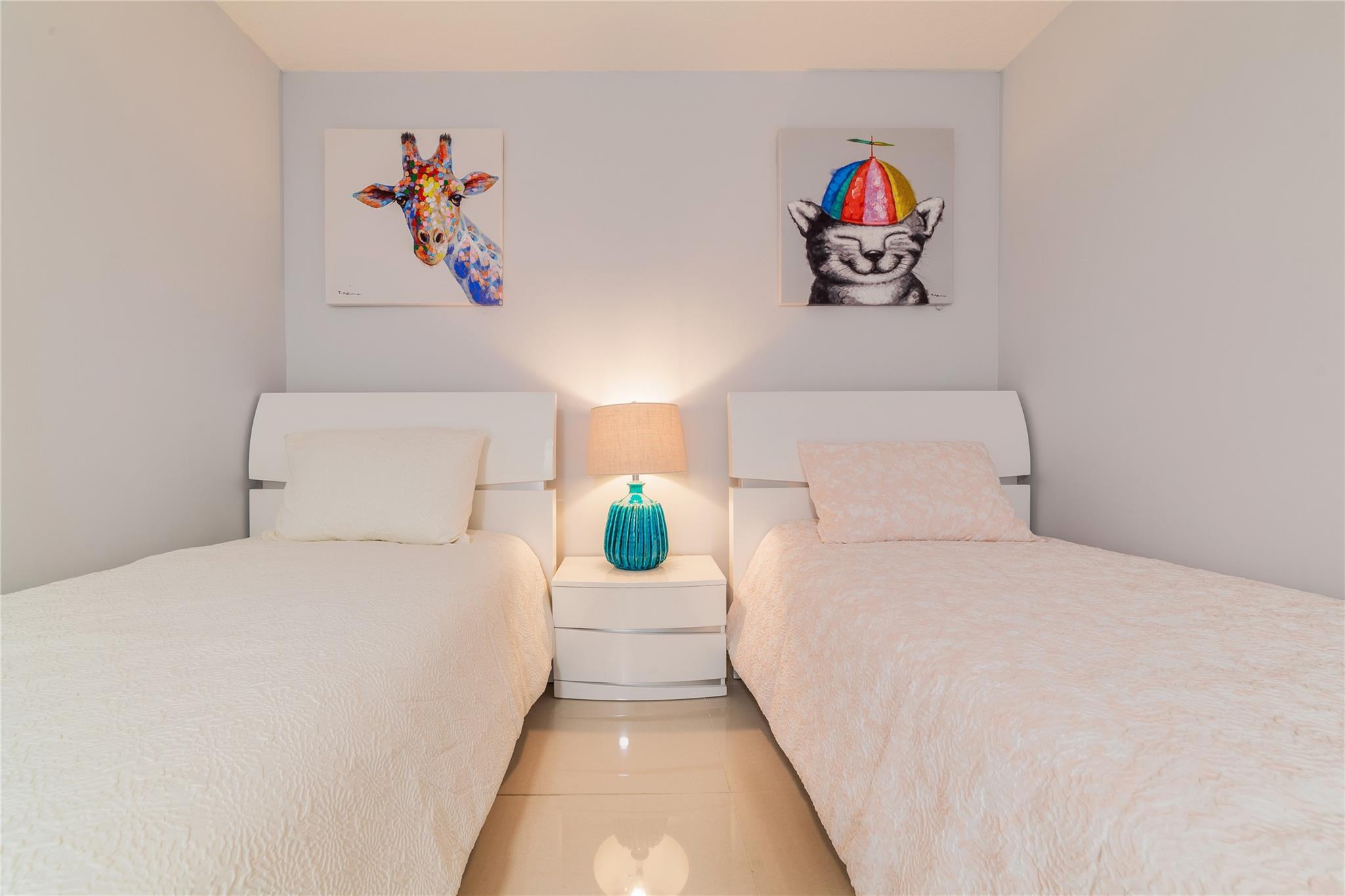 LA PERLA CONDO - Residential Lease