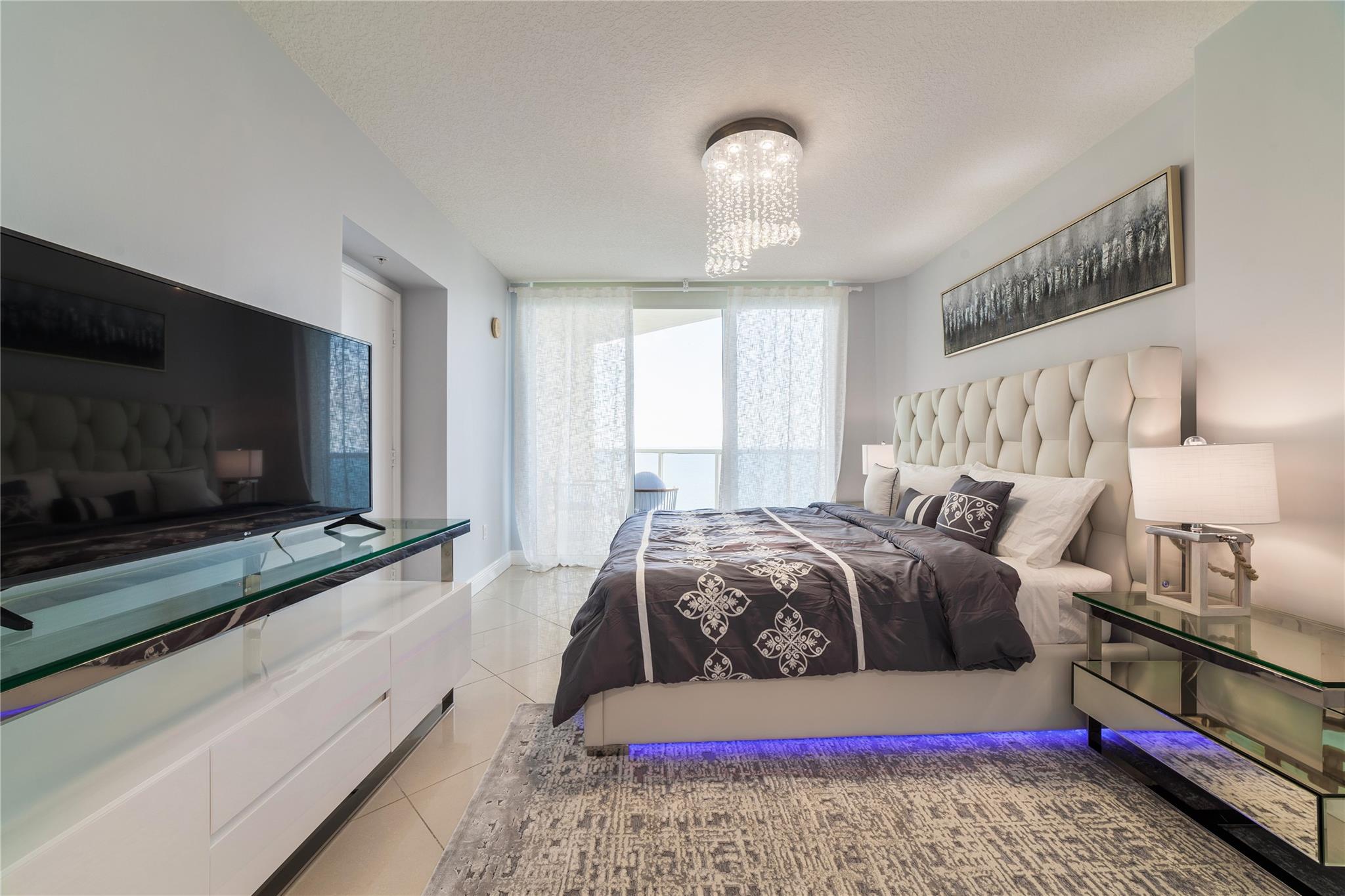 LA PERLA CONDO - Residential Lease