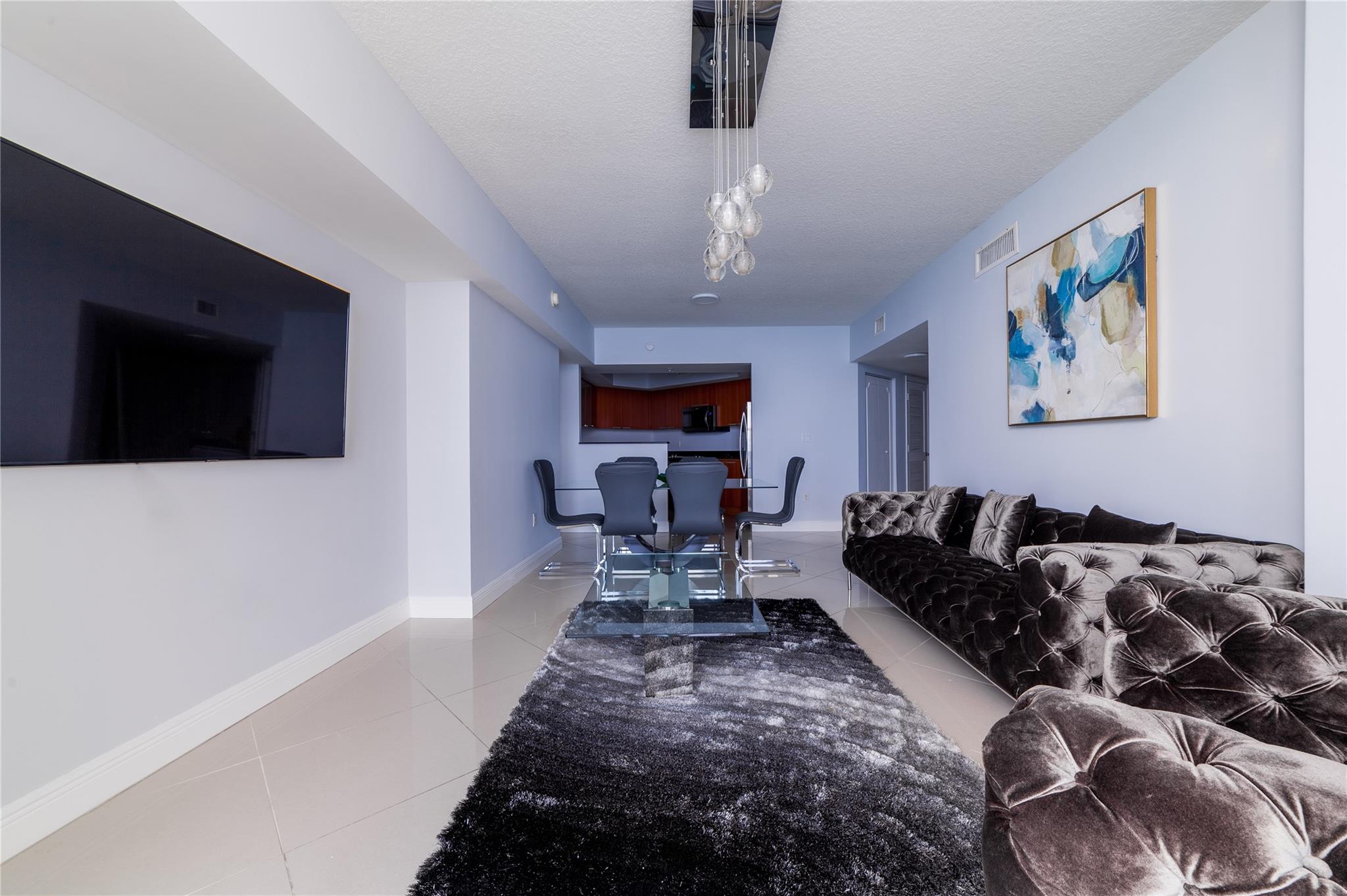 LA PERLA CONDO - Residential Lease