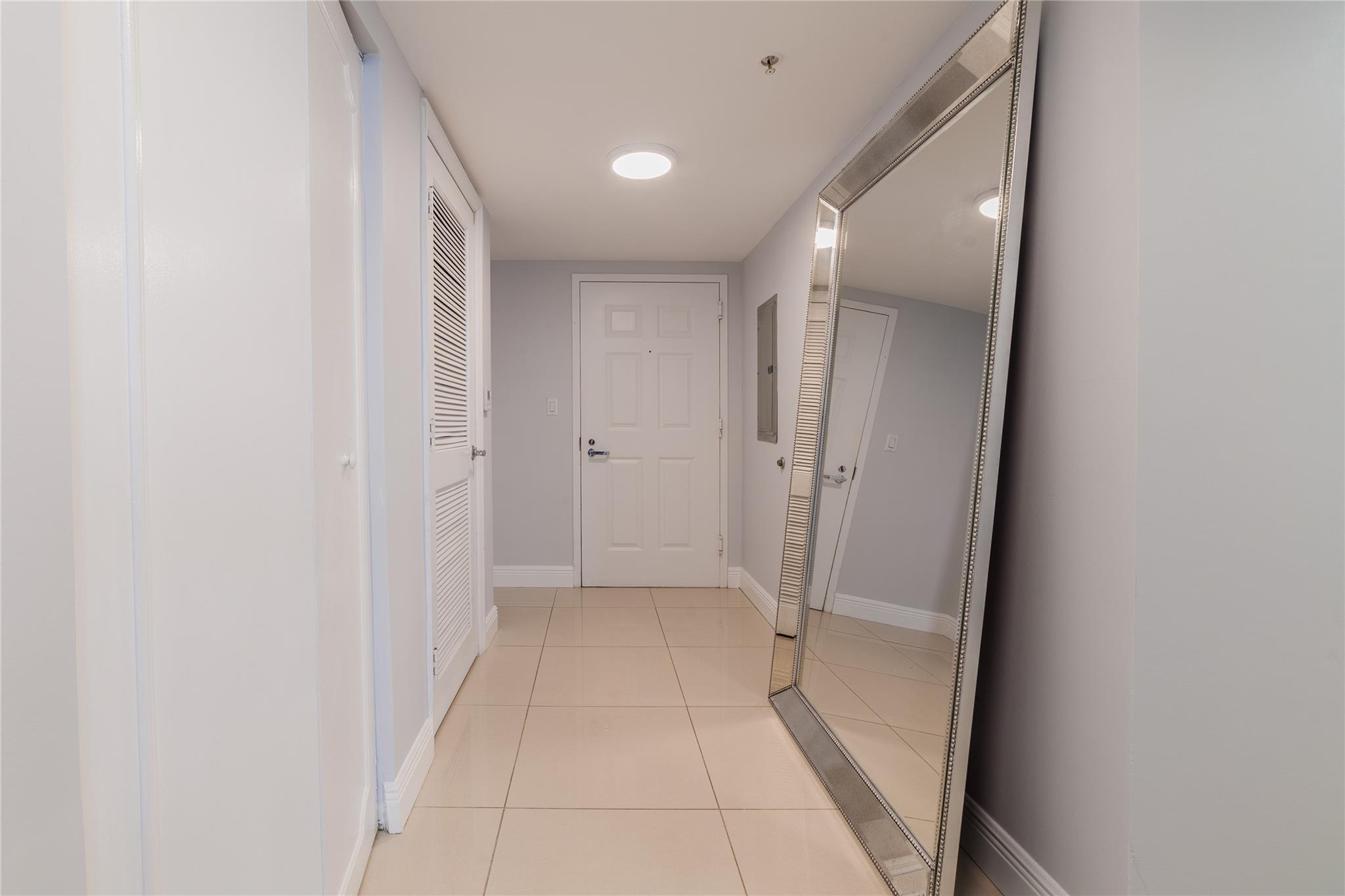 LA PERLA CONDO - Residential Lease