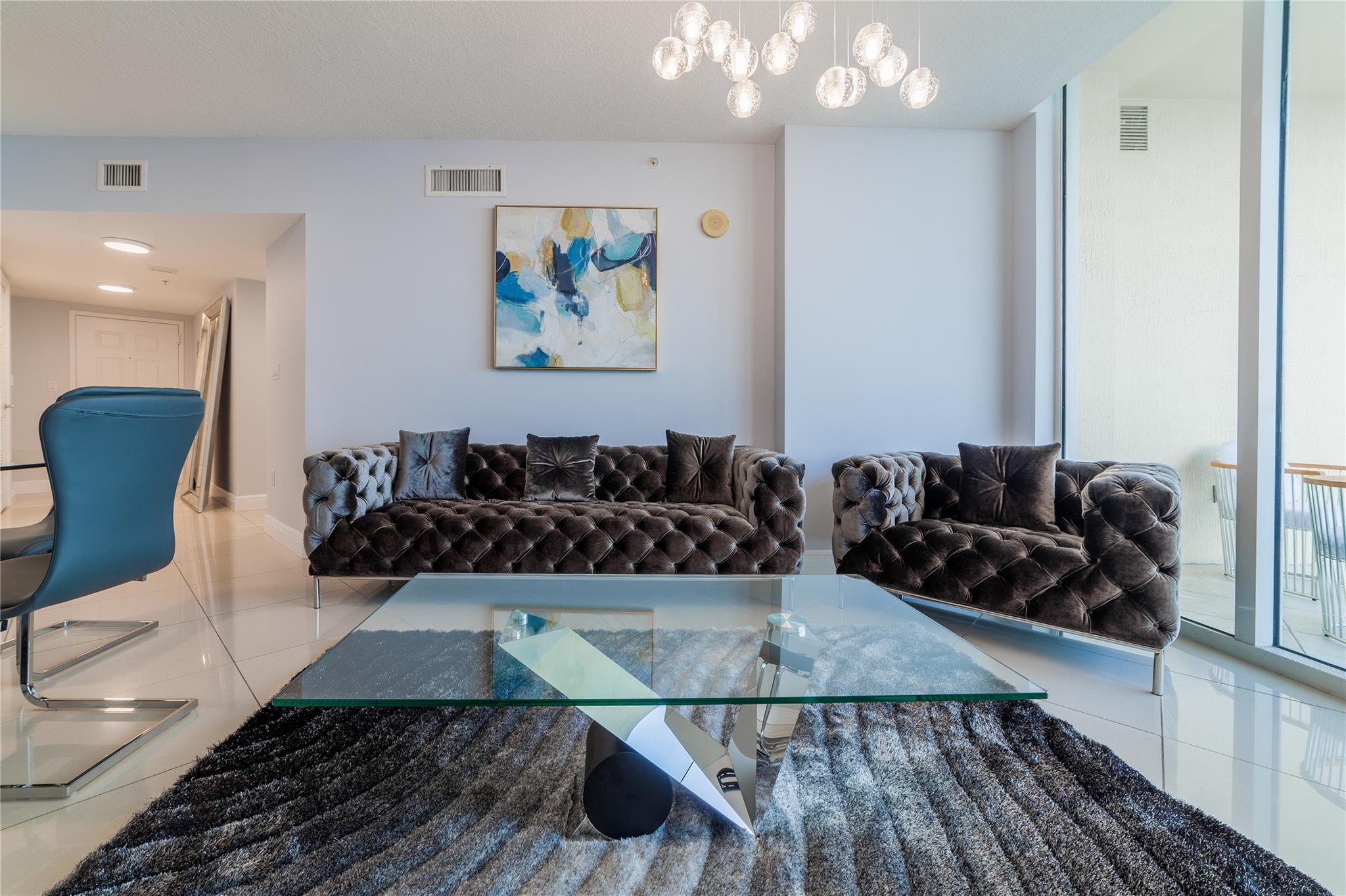 LA PERLA CONDO - Residential Lease