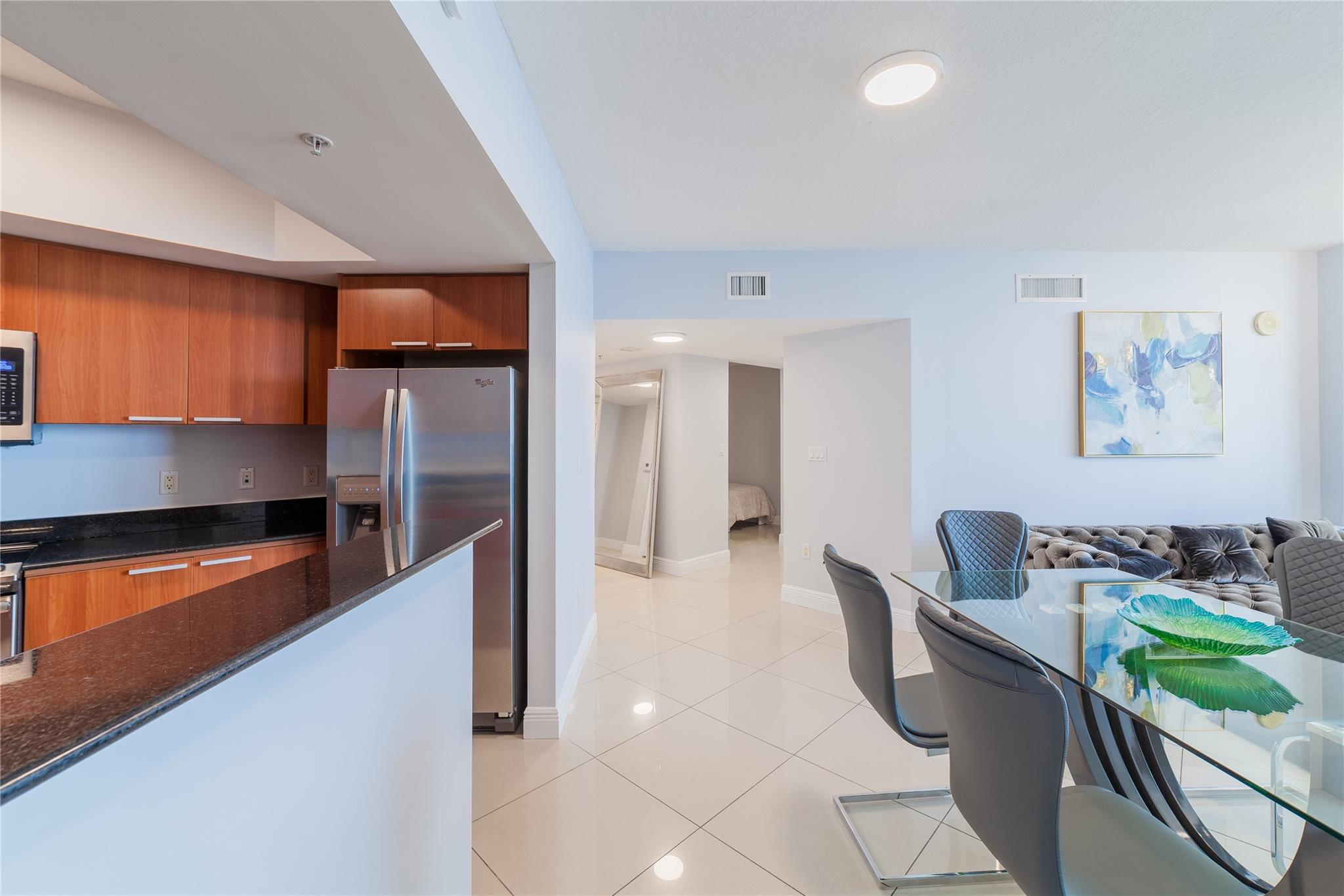 LA PERLA CONDO - Residential Lease