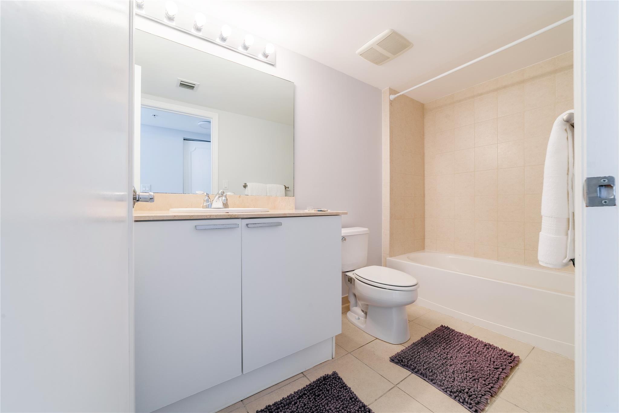 LA PERLA CONDO - Residential Lease