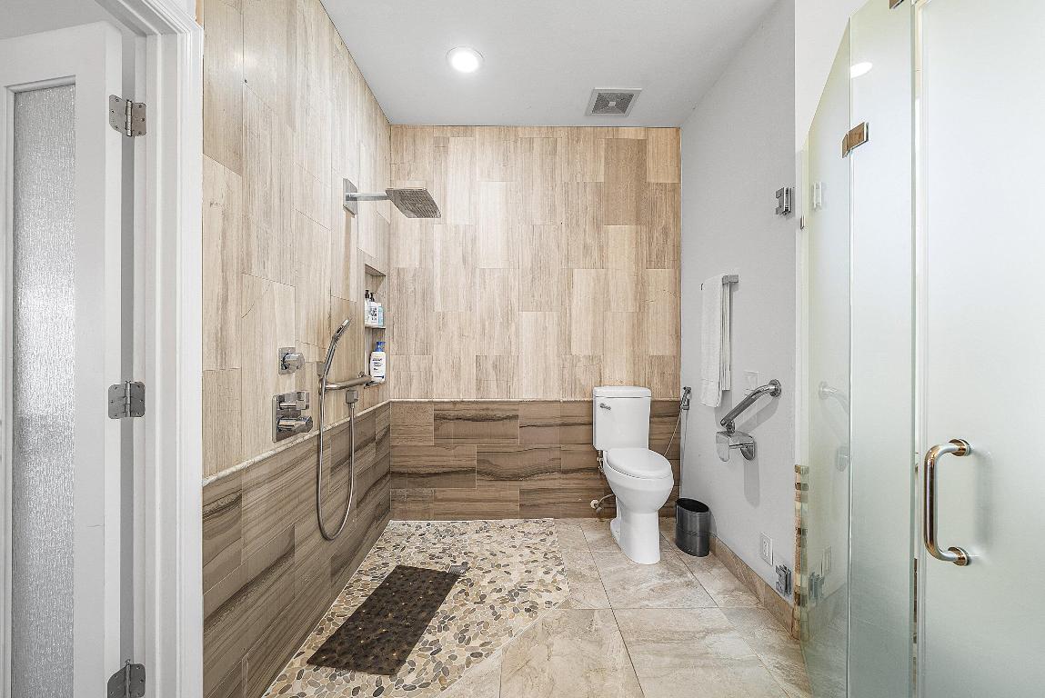 WELLINGTON AERO CLUB OF THE LANDINGS AT WELLINGTON - Residential