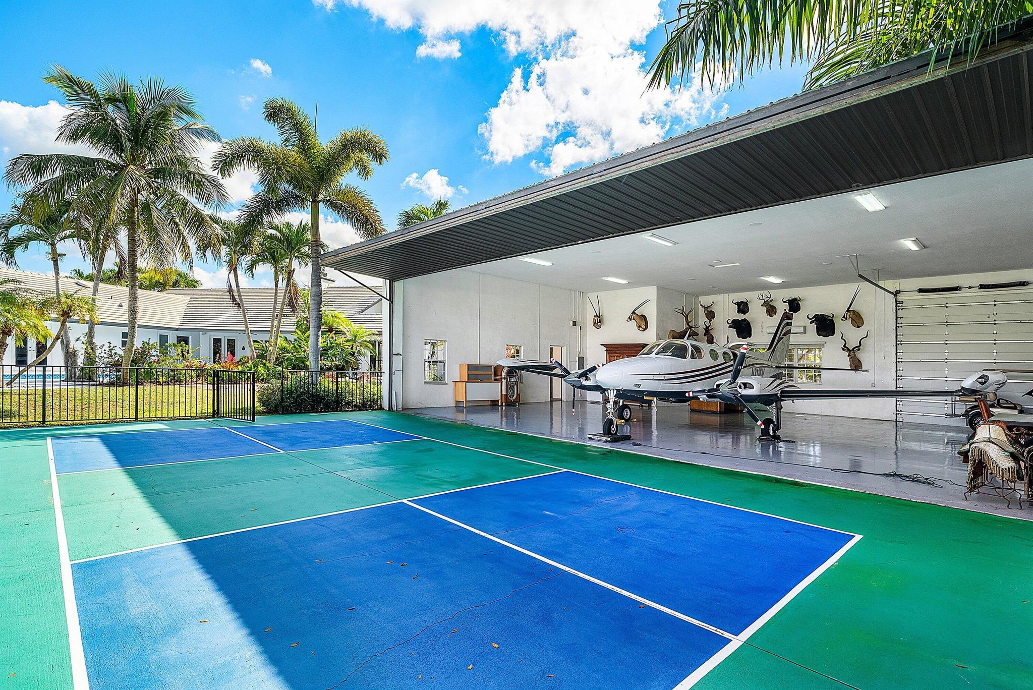 WELLINGTON AERO CLUB OF T - Residential