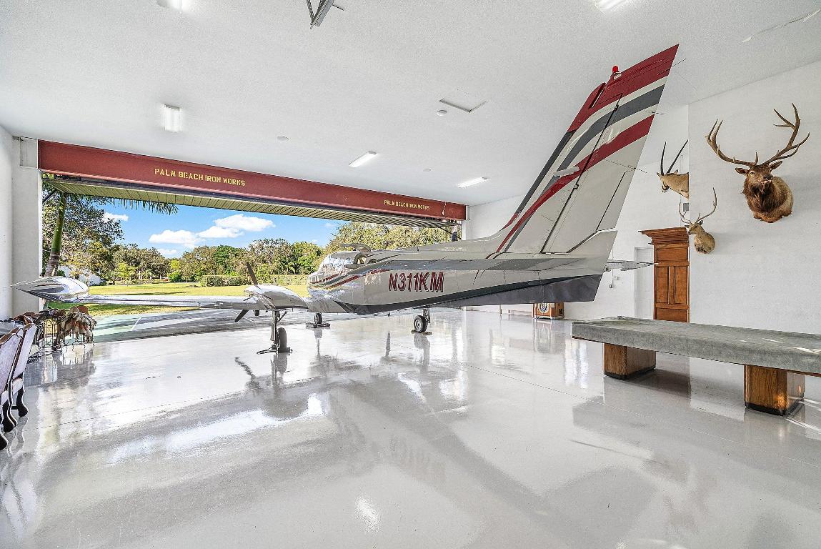 WELLINGTON AERO CLUB OF THE LANDINGS AT WELLINGTON - Residential