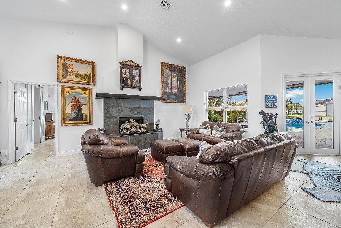 WELLINGTON AERO CLUB OF THE LANDINGS AT WELLINGTON - Residential