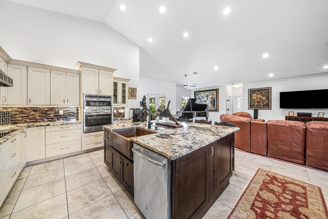 WELLINGTON AERO CLUB OF THE LANDINGS AT WELLINGTON - Residential