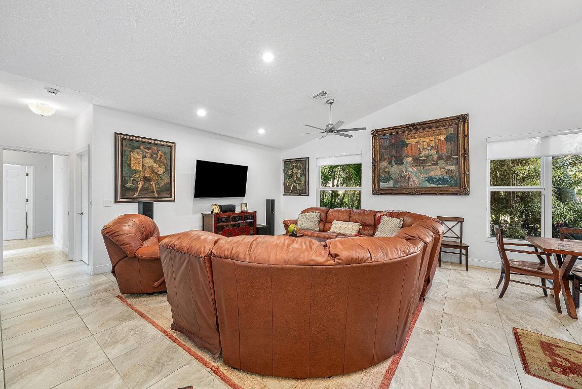 WELLINGTON AERO CLUB OF THE LANDINGS AT WELLINGTON - Residential