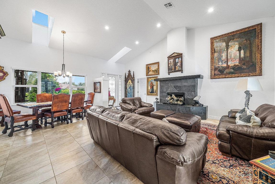 WELLINGTON AERO CLUB OF THE LANDINGS AT WELLINGTON - Residential