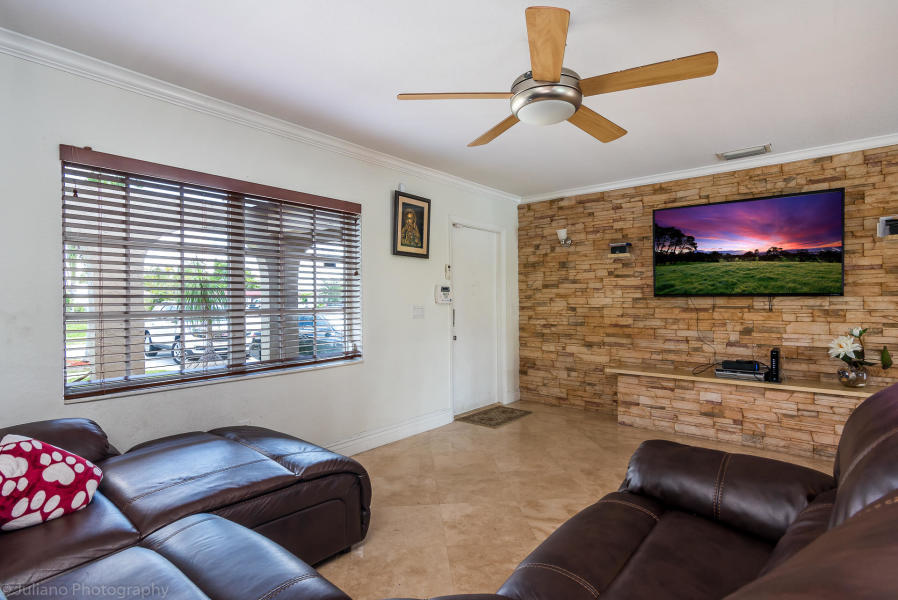 HOLIDAY CITY AT BOCA RATON SEC 3 - Residential Lease