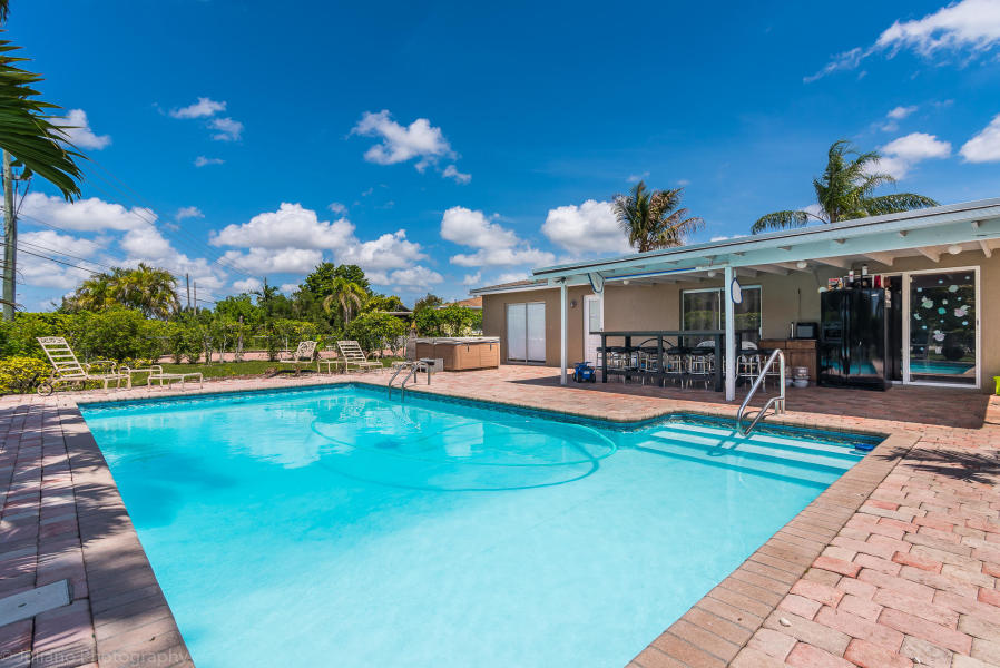 HOLIDAY CITY AT BOCA RATON SEC 3 - Residential Lease