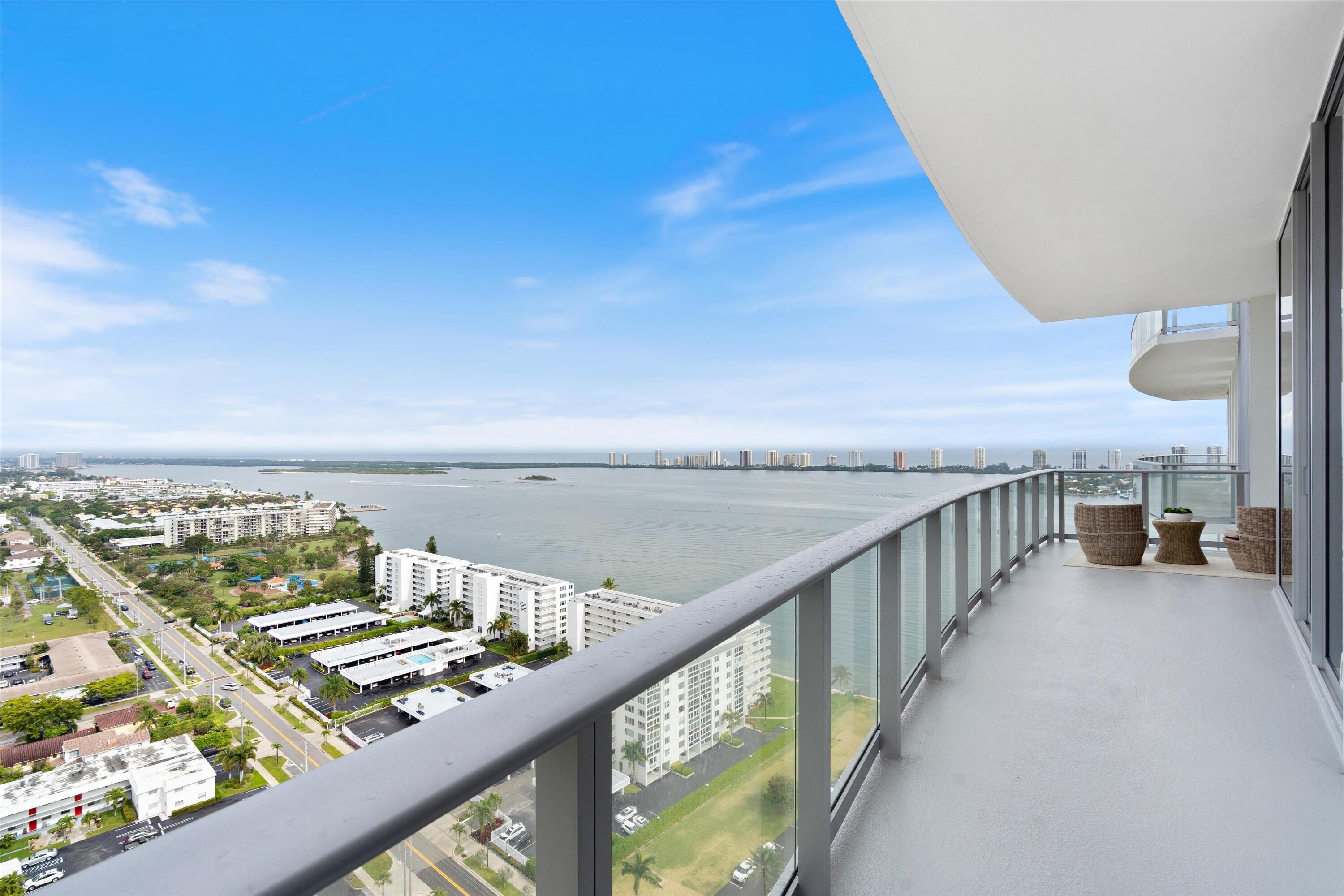 220 S Lake Shore Drive 2305