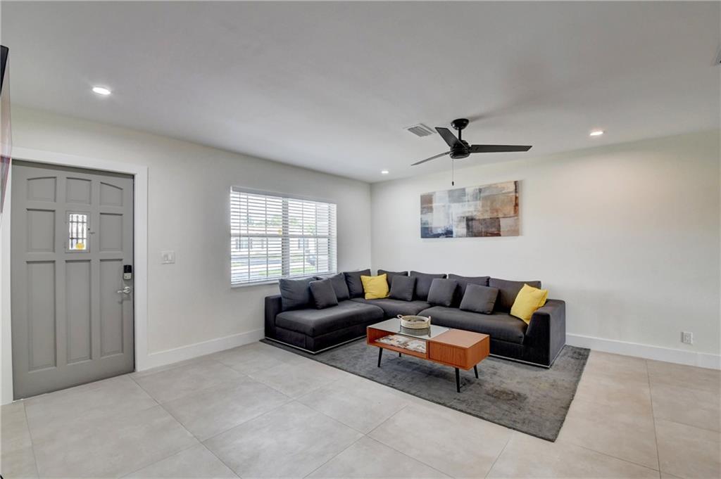 AMERICAN HOMES AT BOCA RA - Residential