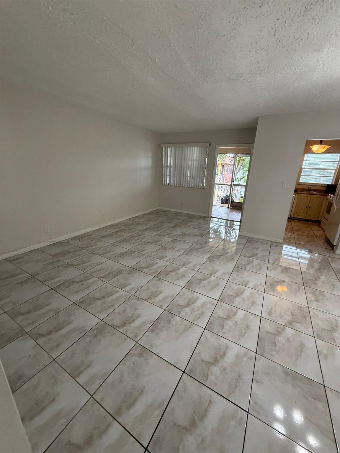 University Manors Condo - Residential Lease