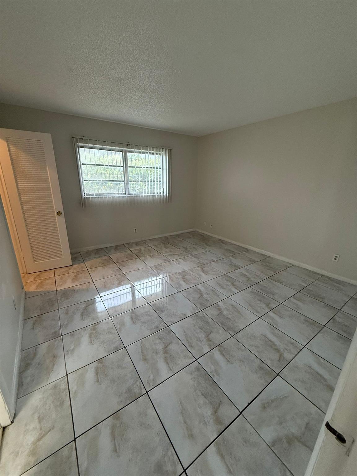 University Manors Condo - Residential Lease