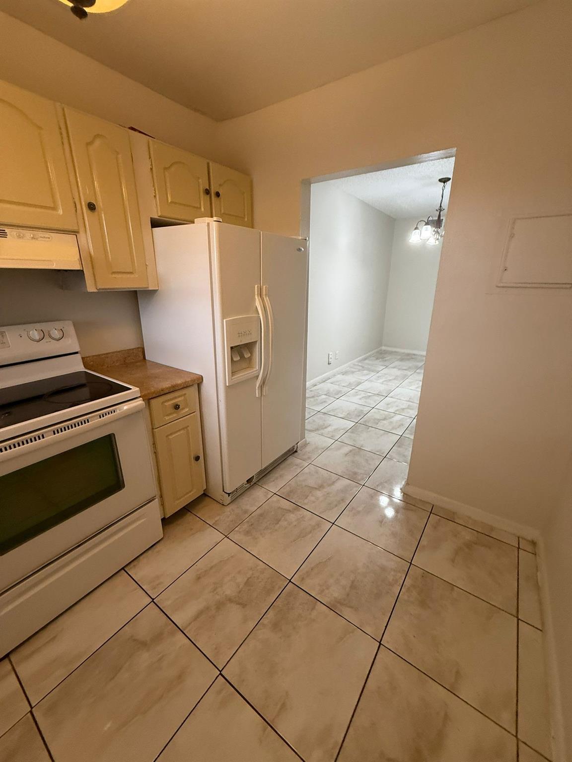 University Manors Condo - Residential Lease