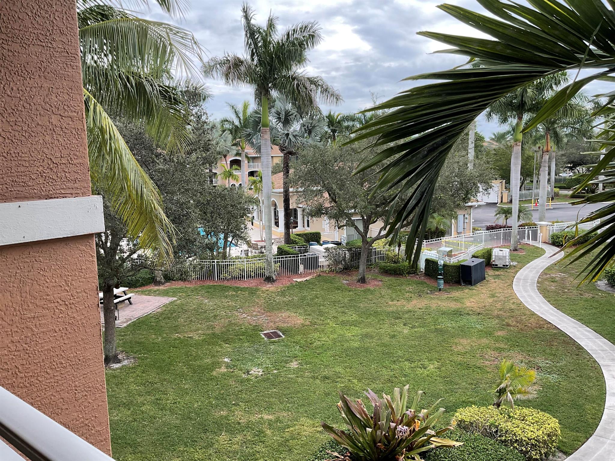 VILLAS AT EMERALD DUNES C - Residential Lease