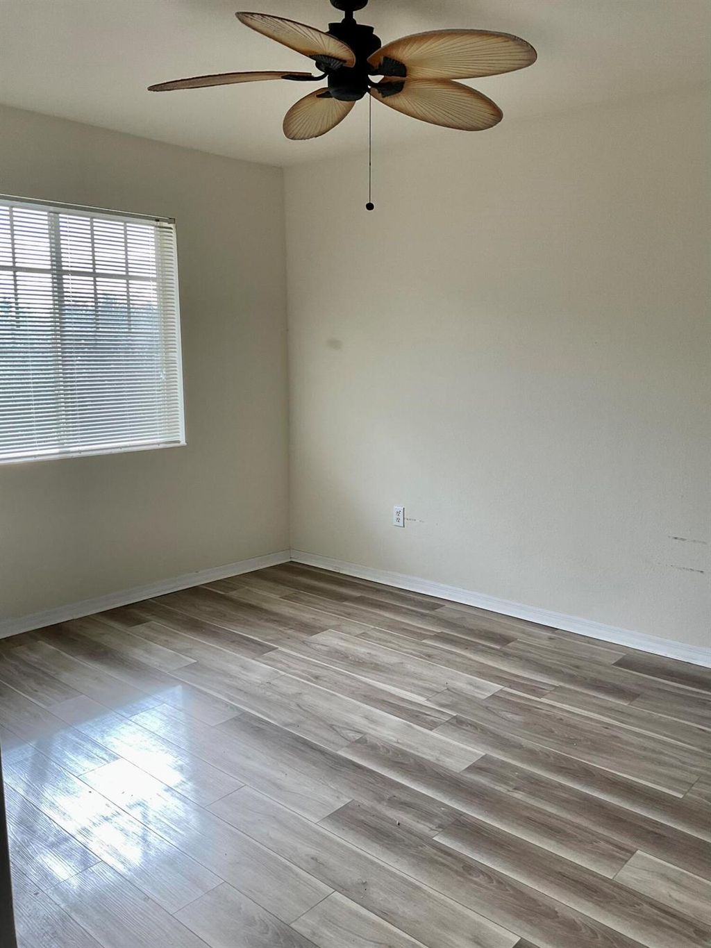 Photo of 6529 Emerald Dunes Drive #305, West Palm Beach, FL 33411 (MLS # R11140211)