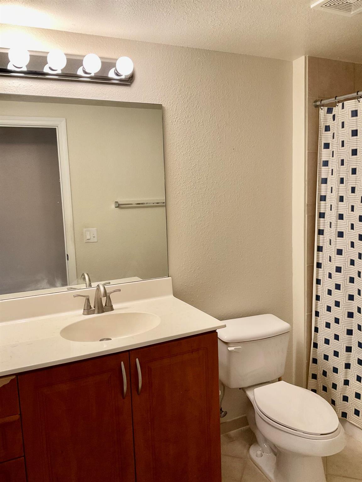 VILLAS AT EMERALD DUNES C - Residential Lease