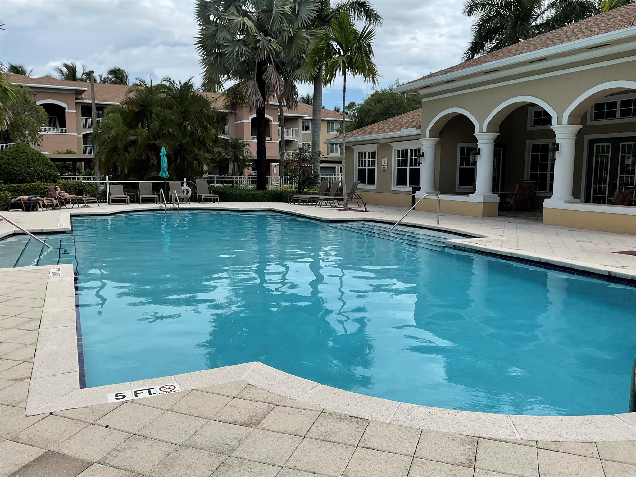 VILLAS AT EMERALD DUNES C - Residential Lease