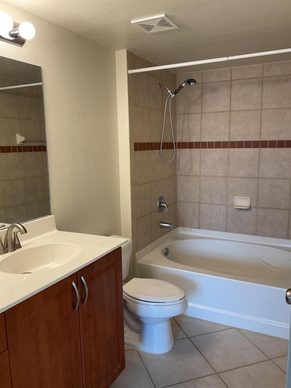 VILLAS AT EMERALD DUNES C - Residential Lease